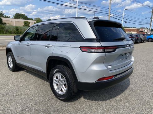 Certified 2023 Jeep Grand Cherokee Laredo AWD/4WD image 6