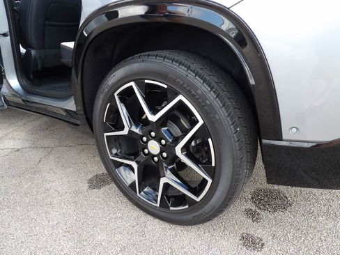 Used 2025 Chevrolet Traverse High Country image 25