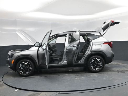 New 2026 Kia Seltos S image 22