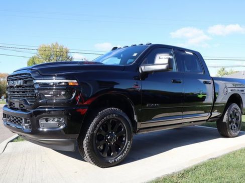 Used 2025 RAM 3500 Laramie image 9