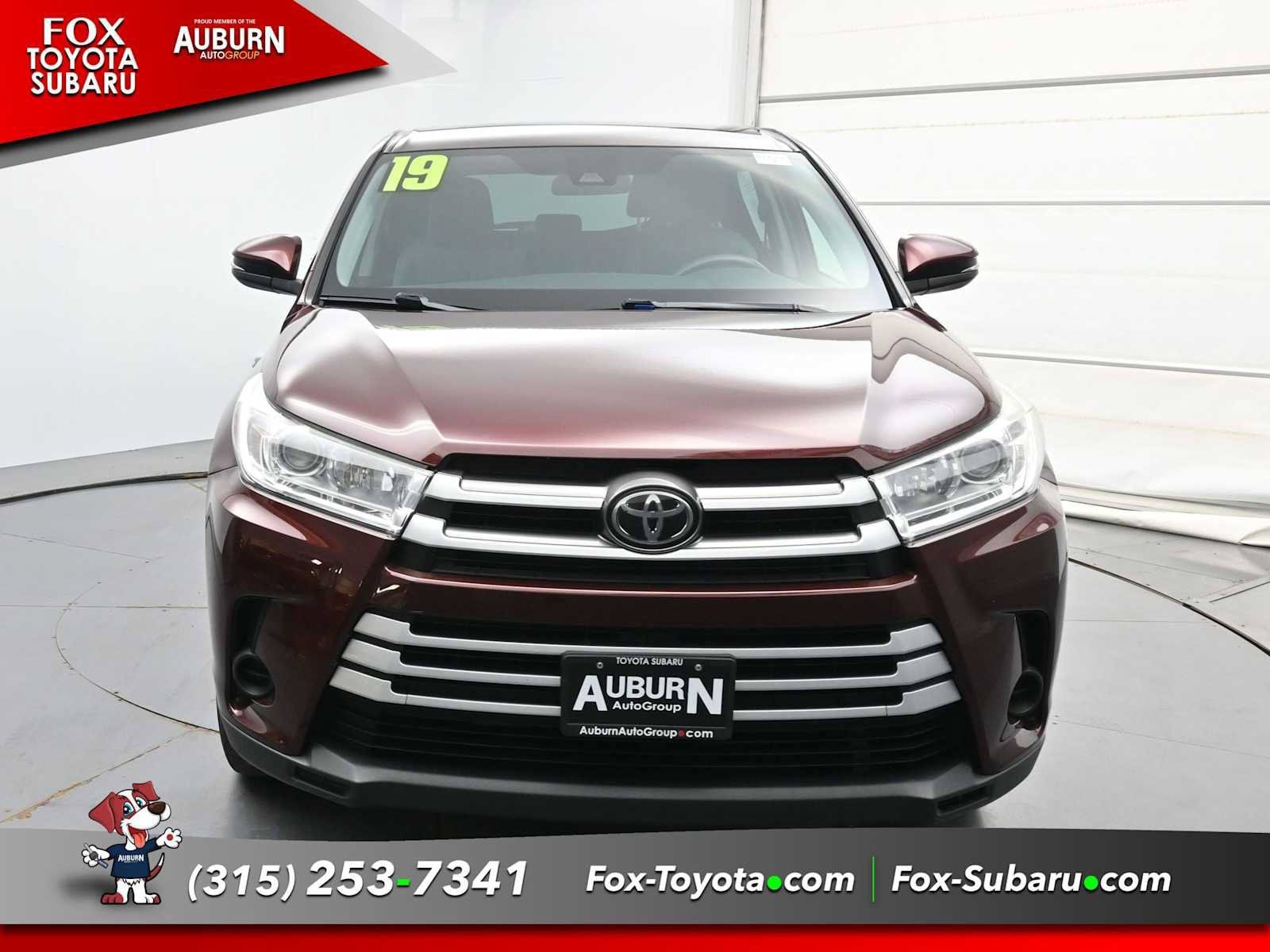 Used 2019 Toyota Highlander LE AWD/4WD image 3