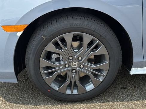 New 2026 Honda Odyssey Touring image 8