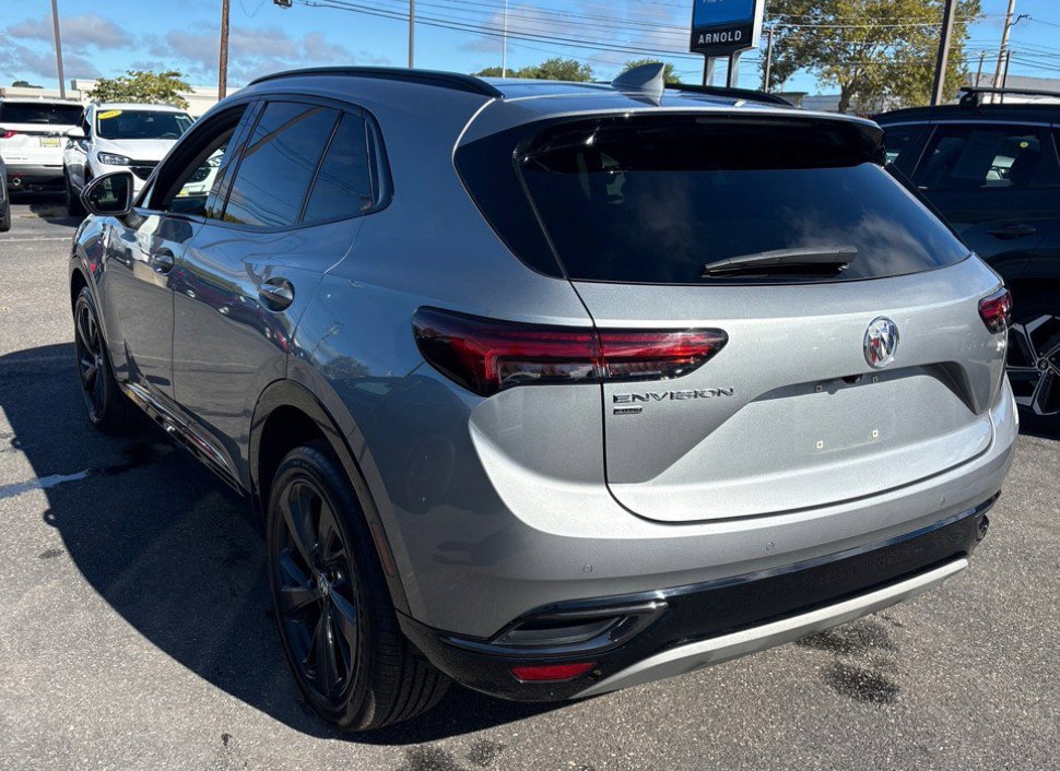 Used 2023 Buick Envision Essence w/ Sport Touring Package AWD/4WD image 6
