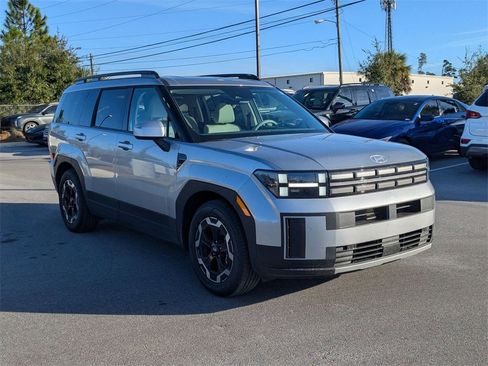 Used 2025 Hyundai Santa Fe SEL image 3