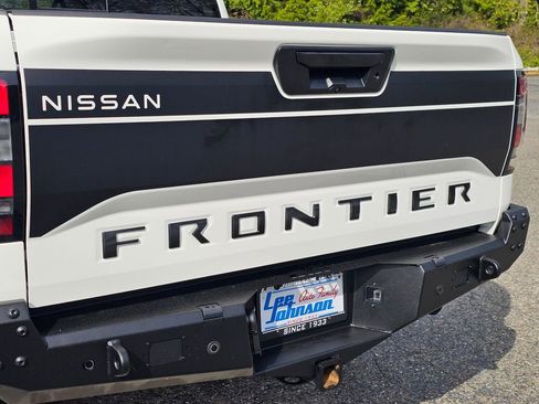 Certified 2024 Nissan Frontier SV w/ Hardbody Edition AWD/4WD image 24