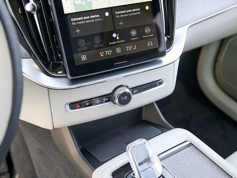 New 2026 Volvo XC90 T8 Ultra image 17