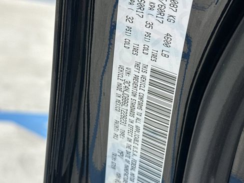 Used 2020 Jeep Compass Latitude w/ Cold Weather Group AWD/4WD image 30