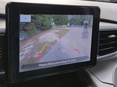 Used 2023 Ford Explorer XLT w/ Equipment Group 202A AWD/4WD image 19