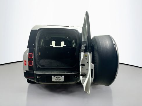 Certified 2023 Land Rover Defender 130 X-Dynamic SE image 30