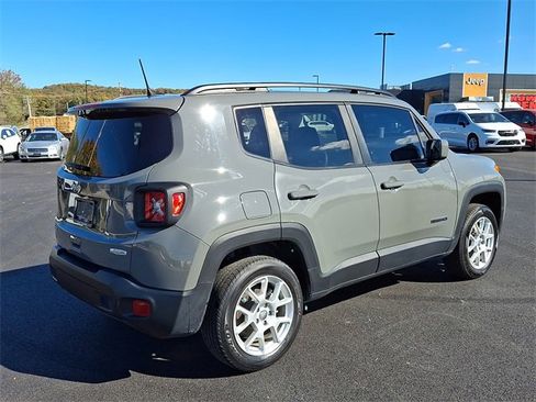 Used 2021 Jeep Renegade Latitude image 10