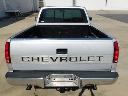 Used 1993 Chevrolet Silverado 1500 2WD Regular Cab image 22