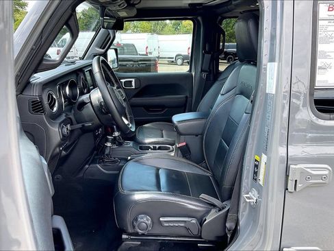 Used 2021 Jeep Wrangler Unlimited Sahara AWD/4WD image 22
