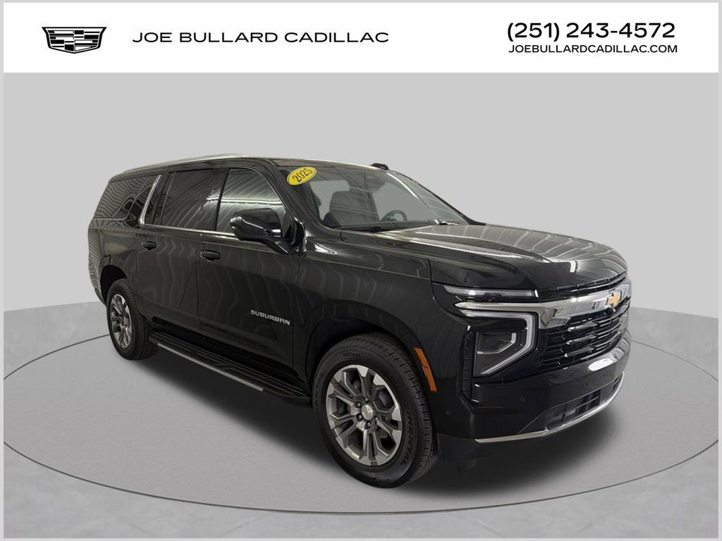 Used 2025 Chevrolet Suburban LS RWD image 1