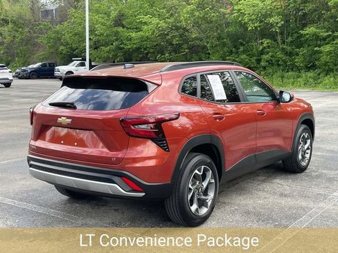 Certified 2024 Chevrolet Trax LT w/ Driver Confidence Package FWD image 3
