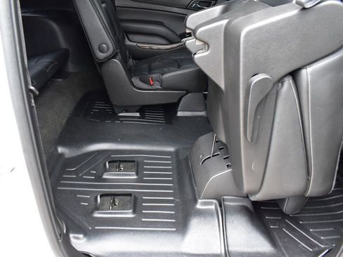 Used 2018 Chevrolet Suburban LT image 29