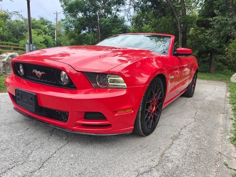 Used 2014 Ford Mustang GT RWD image 13