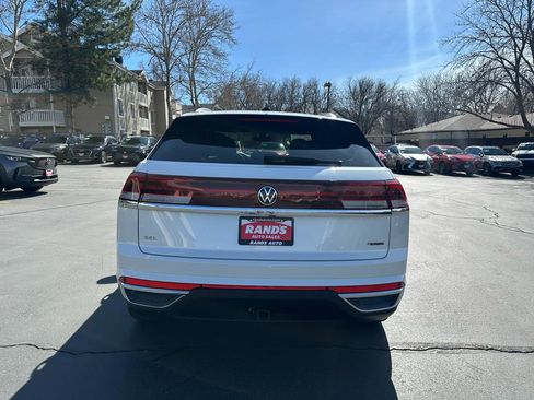 Used 2025 Volkswagen Atlas Cross Sport SEL image 11