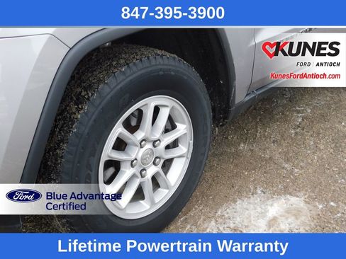 Used 2020 Jeep Grand Cherokee Laredo image 10