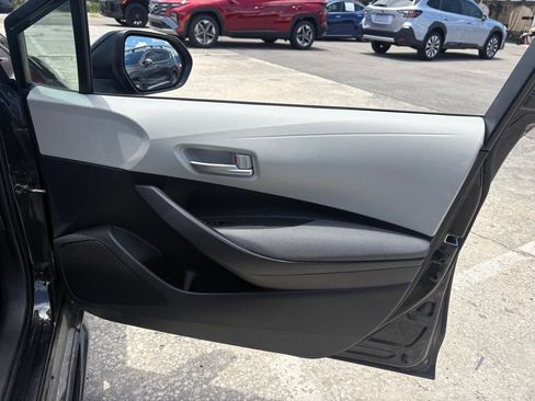 Used 2020 Toyota Corolla LE FWD image 17