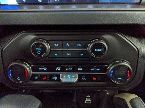Certified 2026 Ford Bronco Badlands AWD/4WD image 11