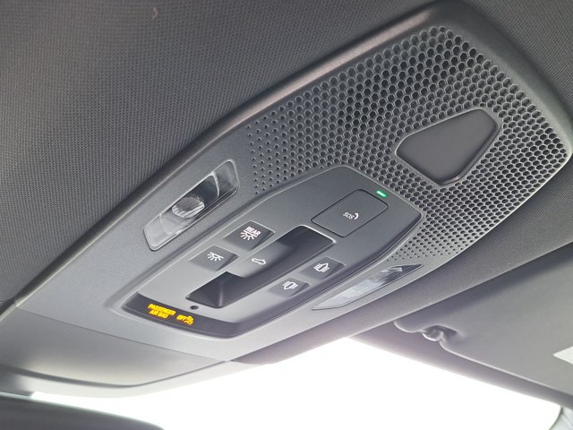 Used 2026 Porsche Macan Electric RWD image 35