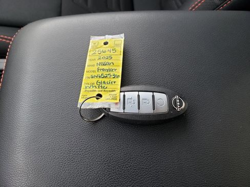 Certified 2025 Nissan Frontier PRO-4X w/ Pro Convenience Package image 39