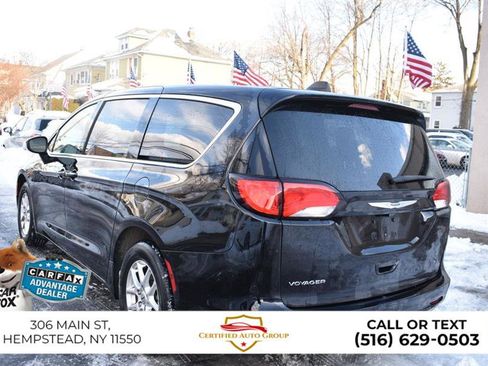 Used 2024 Chrysler Voyager LX image 8
