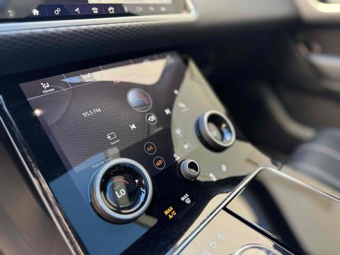 Used 2020 Land Rover Range Rover Velar R-Dynamic S image 59