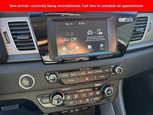 Used 2018 Kia Niro LX image 19