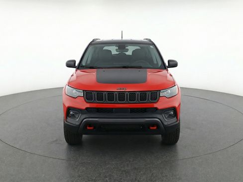 Used 2025 Jeep Compass Trailhawk image 2