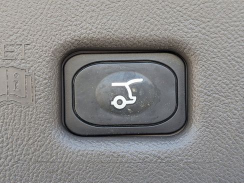 Certified 2023 Lincoln Nautilus Reserve w/ Equipment Group 201A image 15