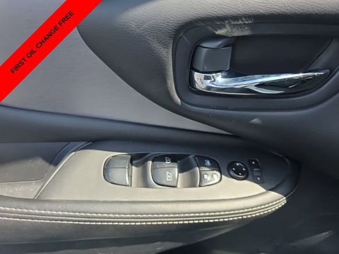 Used 2023 Nissan Murano SV FWD image 11