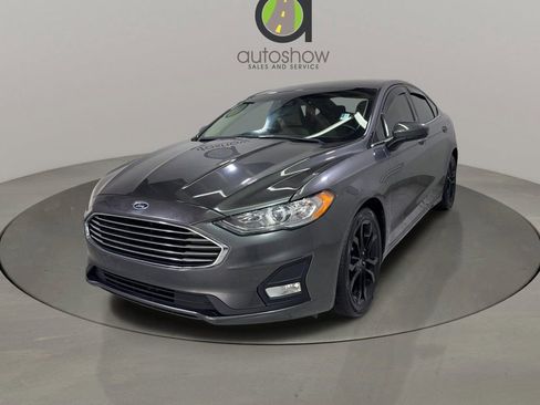 Used 2020 Ford Fusion SE w/ Equipment Group 151A image 3