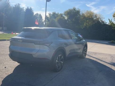 New 2026 Chevrolet Equinox EV LT image 8