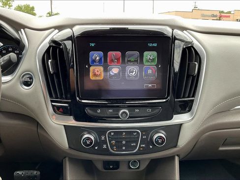 Used 2019 Chevrolet Traverse LT FWD image 21