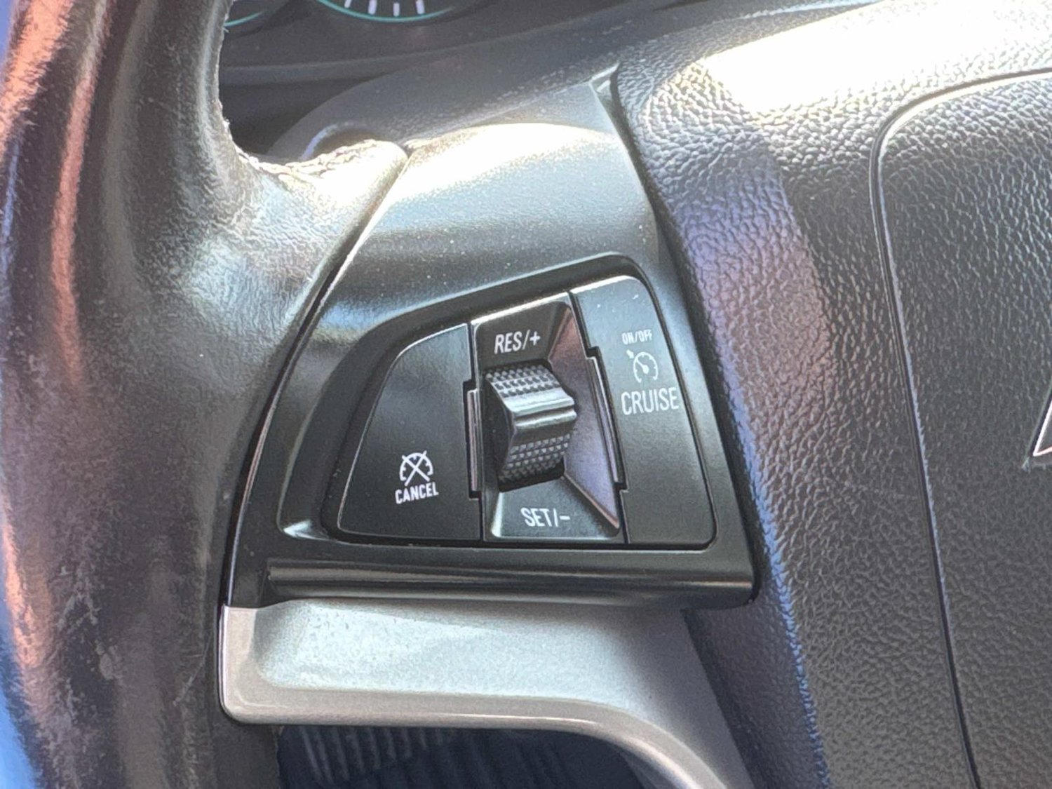 Used 2020 Chevrolet Trax LT w/ LT Convenience Package FWD image 28