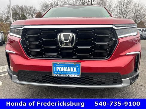 Certified 2025 Honda Pilot Touring image 10