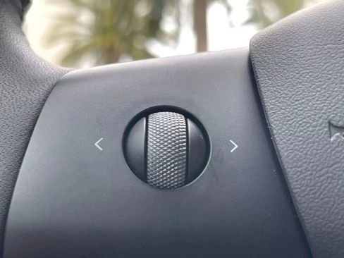 Used 2023 Tesla Model 3 Standard Range image 25