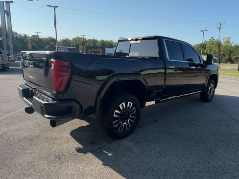 Used 2024 GMC Sierra 3500 Denali Ultimate AWD/4WD image 8