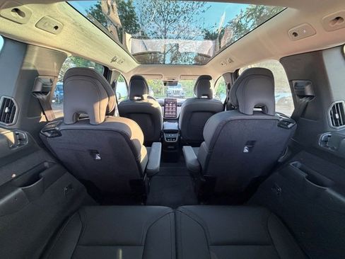 Used 2025 Volvo EX90 Ultra AWD/4WD image 24
