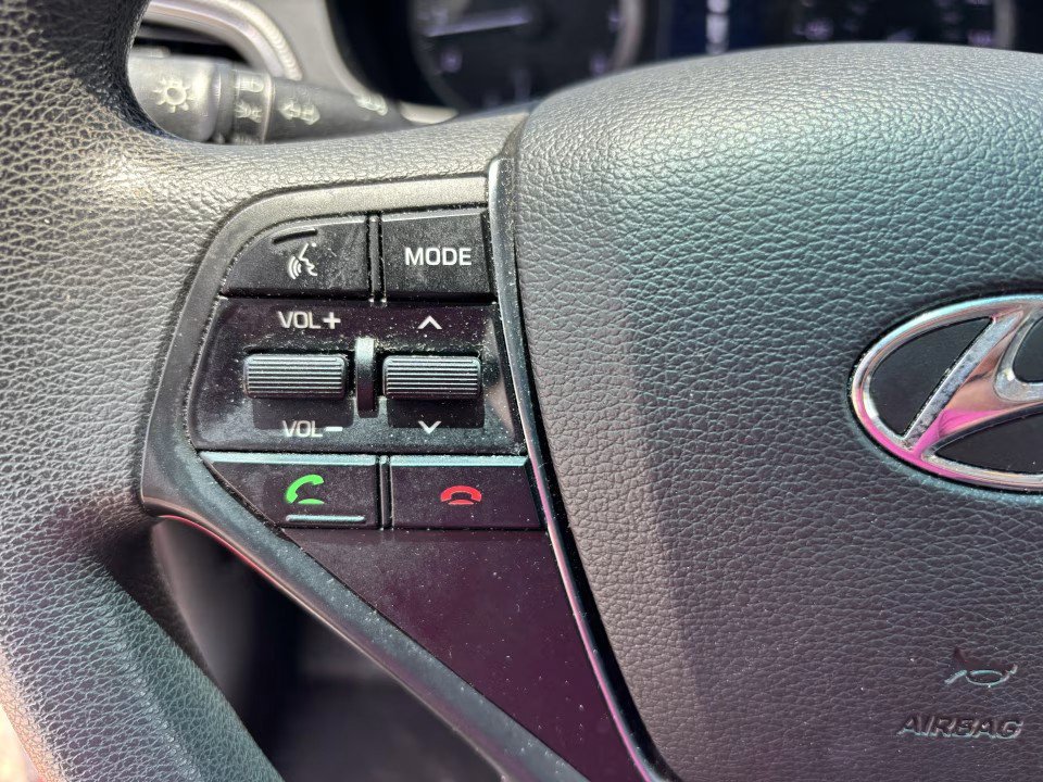 Used 2016 Hyundai Sonata SE FWD image 17