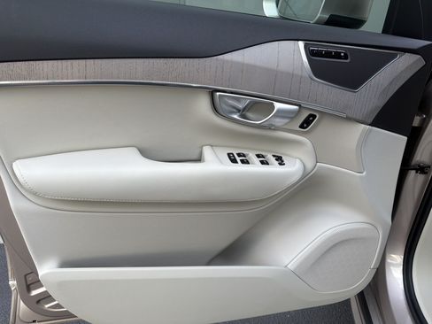 Certified 2024 Volvo XC90 B6 Plus w/ Protection Package Premier AWD/4WD image 14