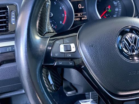 Used 2018 Volkswagen Passat GT image 24