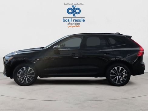 Used 2025 Volvo XC60 B5 Plus image 6