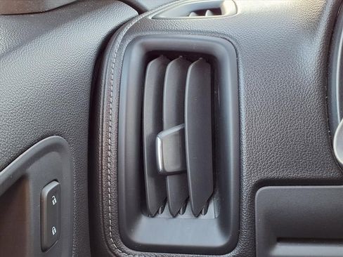 Used 2016 GMC Canyon SLE w/ SLE Convenience Package image 21