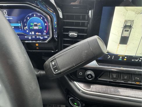 Used 2024 Chevrolet Silverado 2500 LTZ w/ LTZ Premium Package image 35