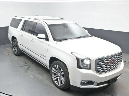 Used 2018 GMC Yukon XL Denali w/ Denali Ultimate Package AWD/4WD image 13