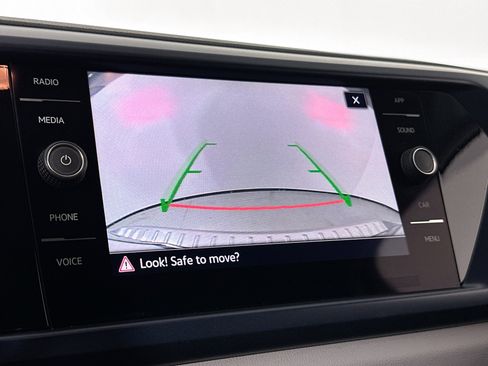 Used 2022 Volkswagen Taos SE image 13