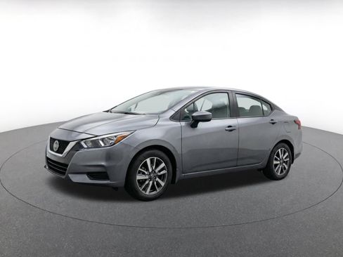 Used 2025 Nissan Versa SV FWD image 3