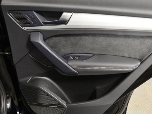 Certified 2024 Audi Q5 e Premium Plus w/ Premium Plus Package image 23